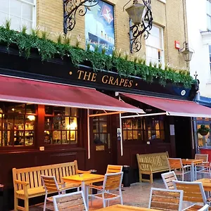 Mini-hôtel The Grapes Pub